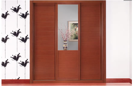 Frentes de armario de madera con puerta deslizante