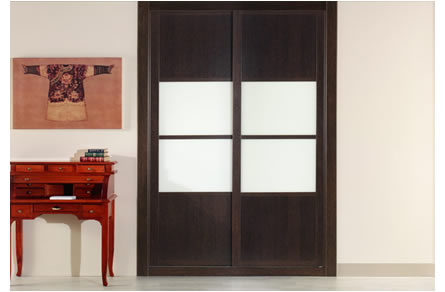 Frentes de armario de madera con puerta deslizante