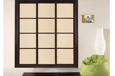 Frentes de armario de madera con puerta deslizante