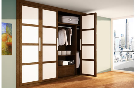Frentes de armario de madera con puerta plegable